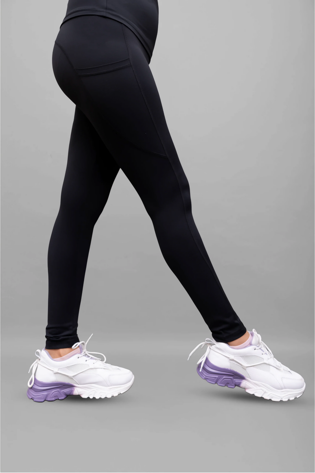Contour-Fit Noir Leggings