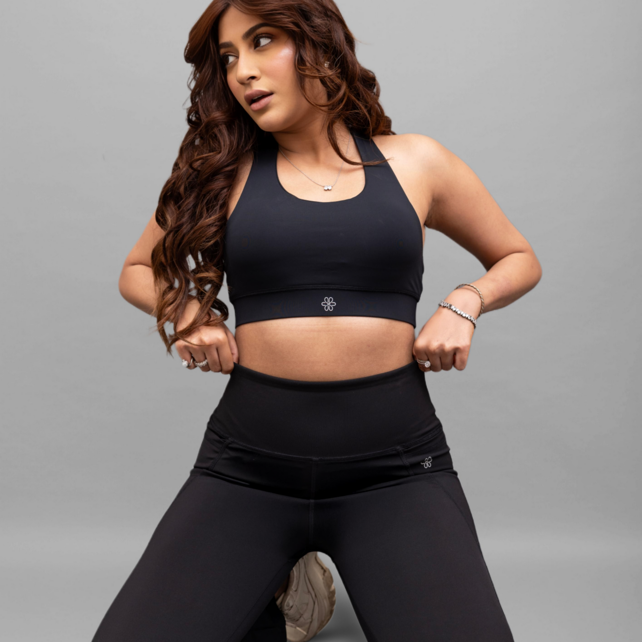 T-Criss Cross Noir Sports Bra
